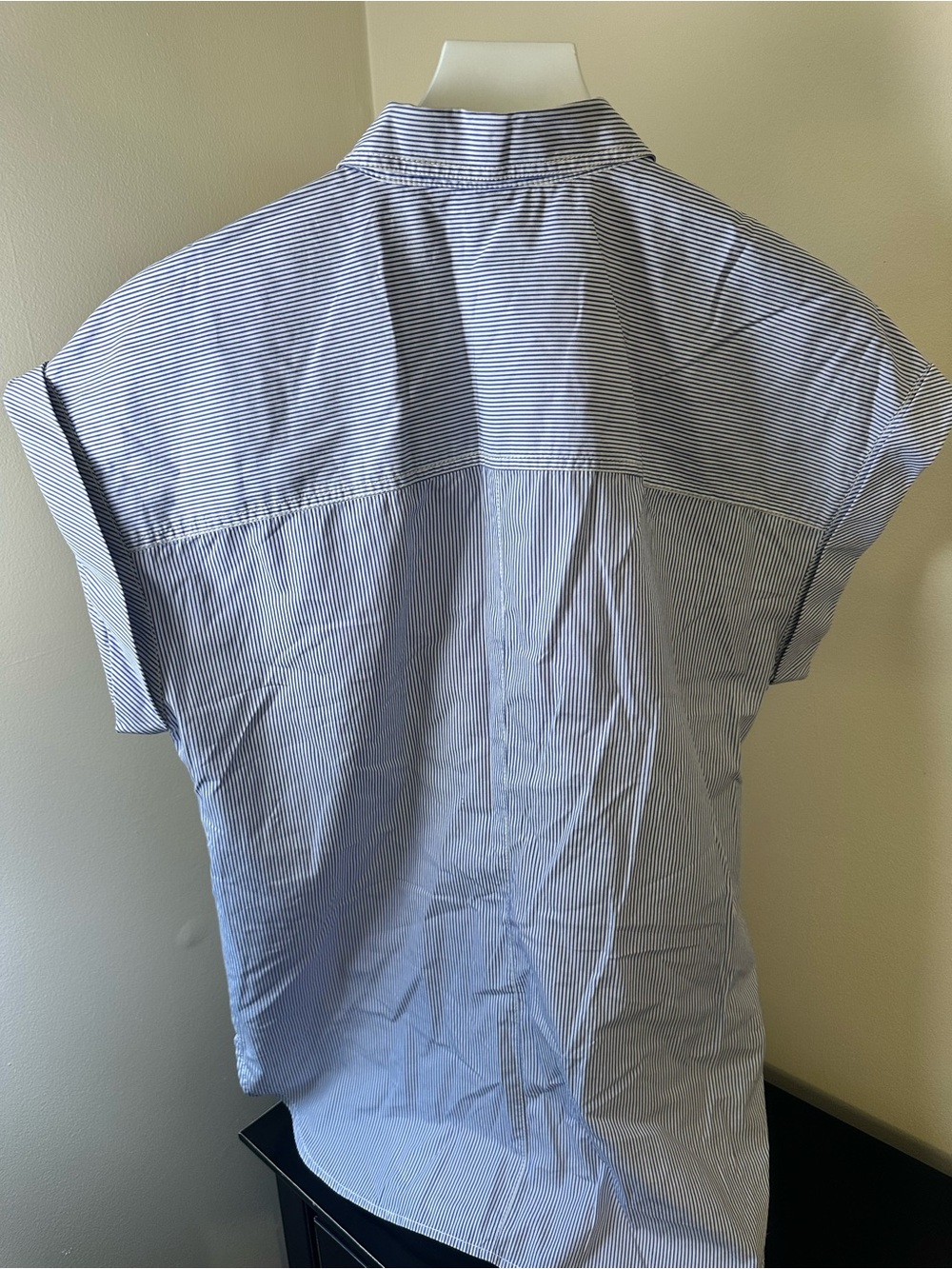 Blue and White Stripe Short-Sleeve J Crew Popover Shirt Size 12 Crisp Cotton - Picture 3 of 9